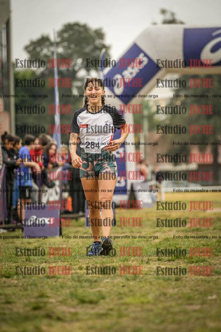 Fotos de la llegada del cross de 4000 m - mujeres y varones INVITADOS