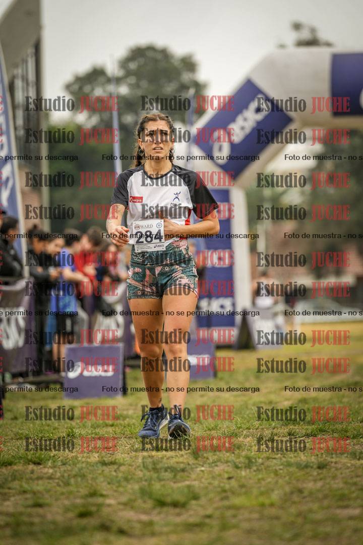 Fotos de la llegada del cross de 4000 m - mujeres y varones INVITADOS