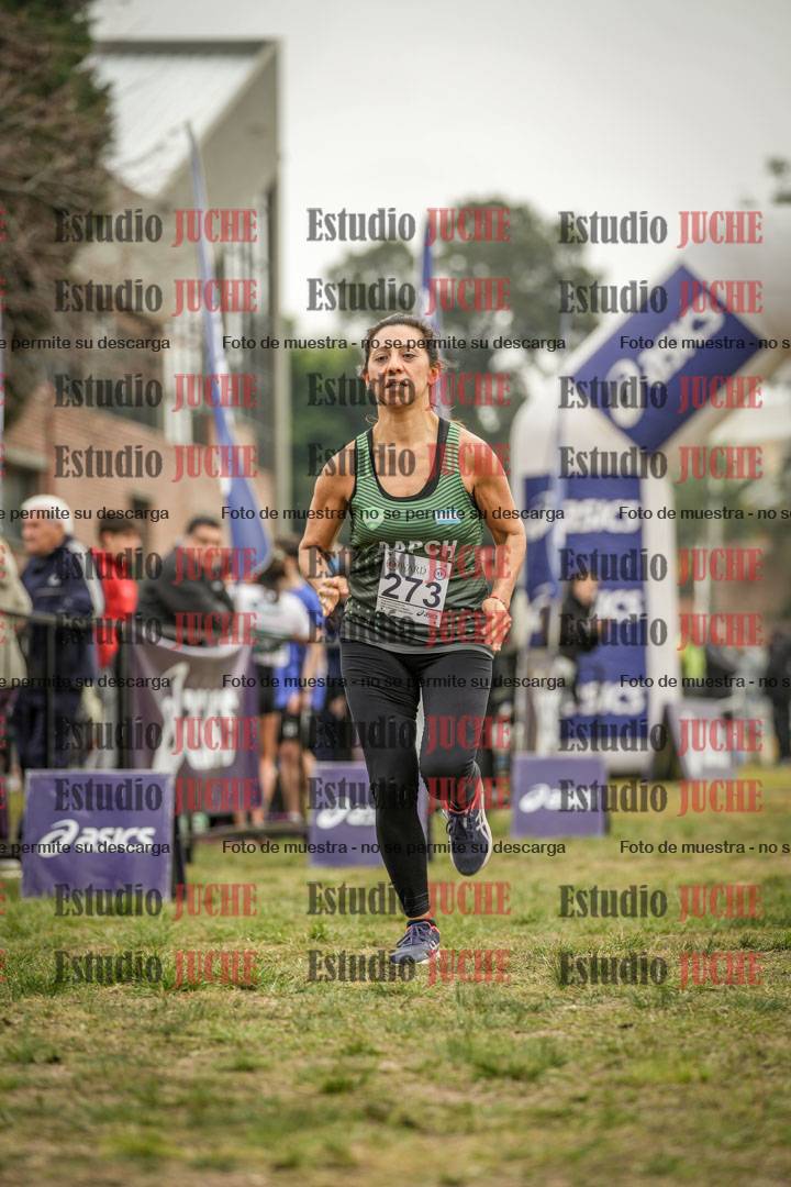 Fotos de la llegada del cross de 4000 m - mujeres y varones INVITADOS