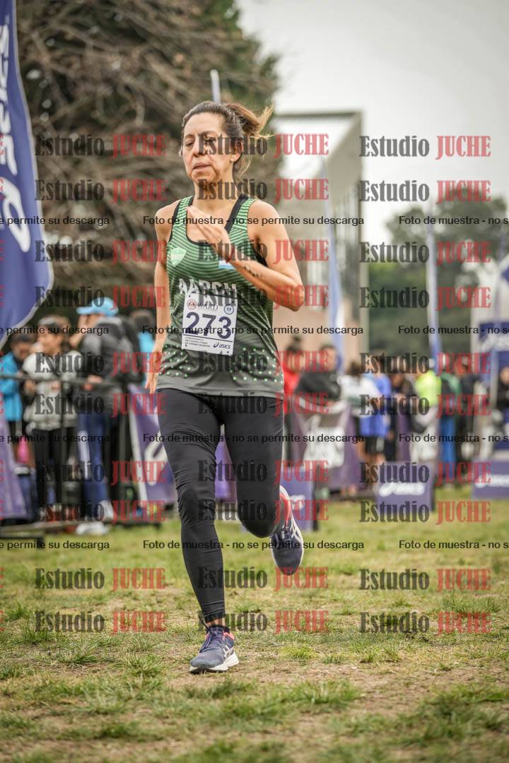 Fotos de la llegada del cross de 4000 m - mujeres y varones INVITADOS