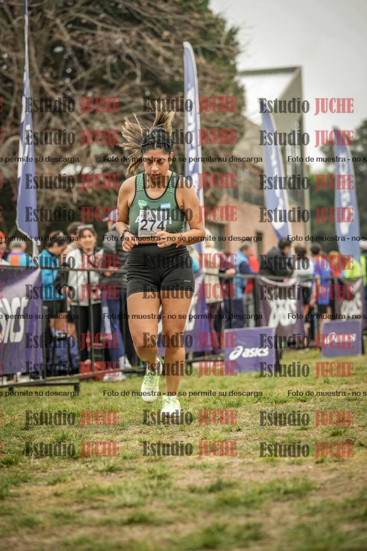 Fotos de la llegada del cross de 4000 m - mujeres y varones INVITADOS