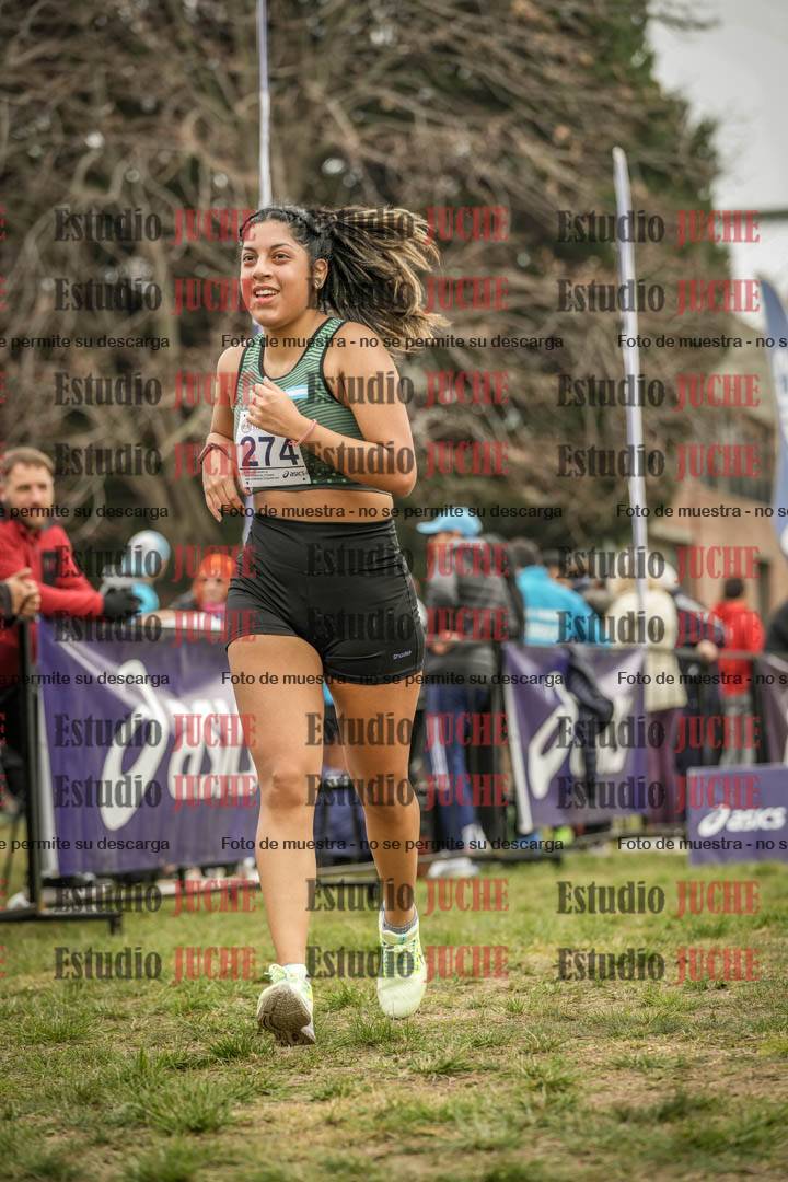 Fotos de la llegada del cross de 4000 m - mujeres y varones INVITADOS