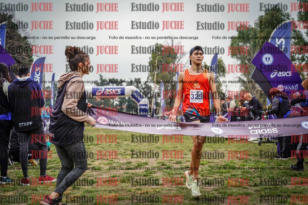 Fotos de la llegada del cross de 8000 m