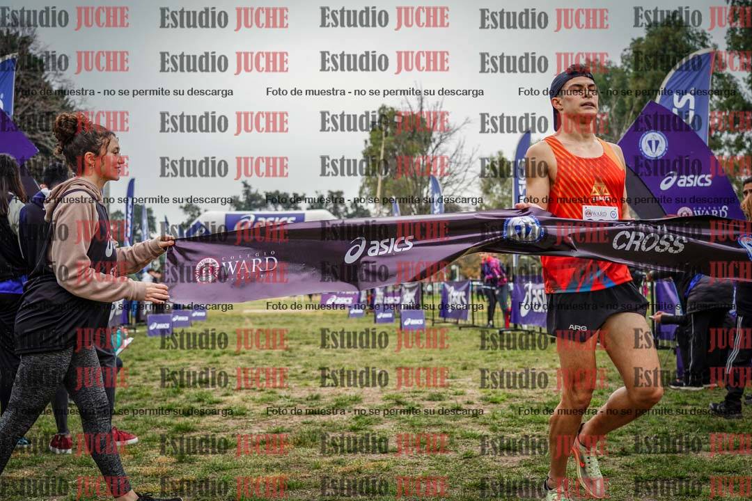 Fotos de la llegada del cross de 8000 m