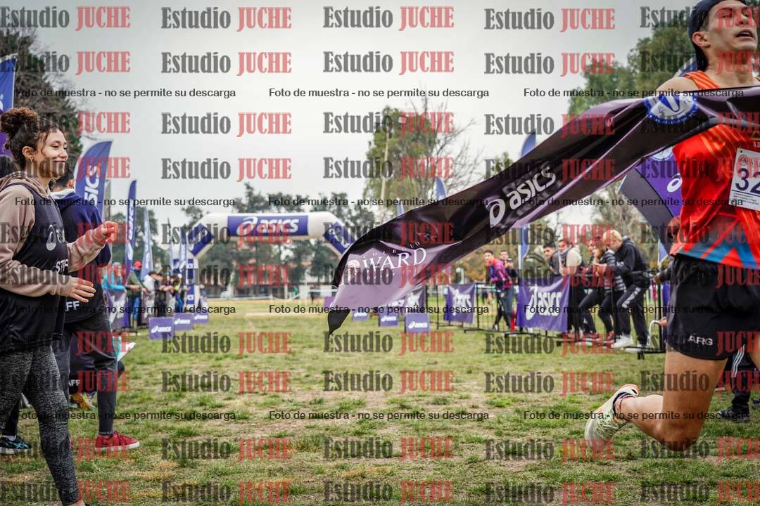 Fotos de la llegada del cross de 8000 m