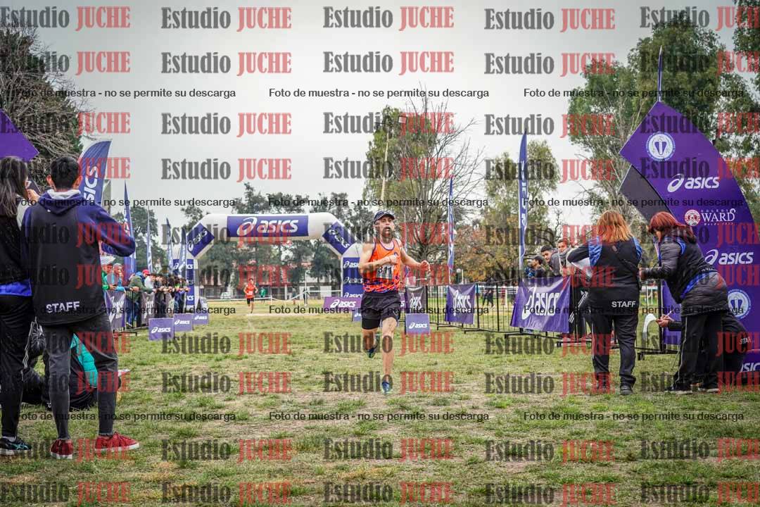 Fotos de la llegada del cross de 8000 m