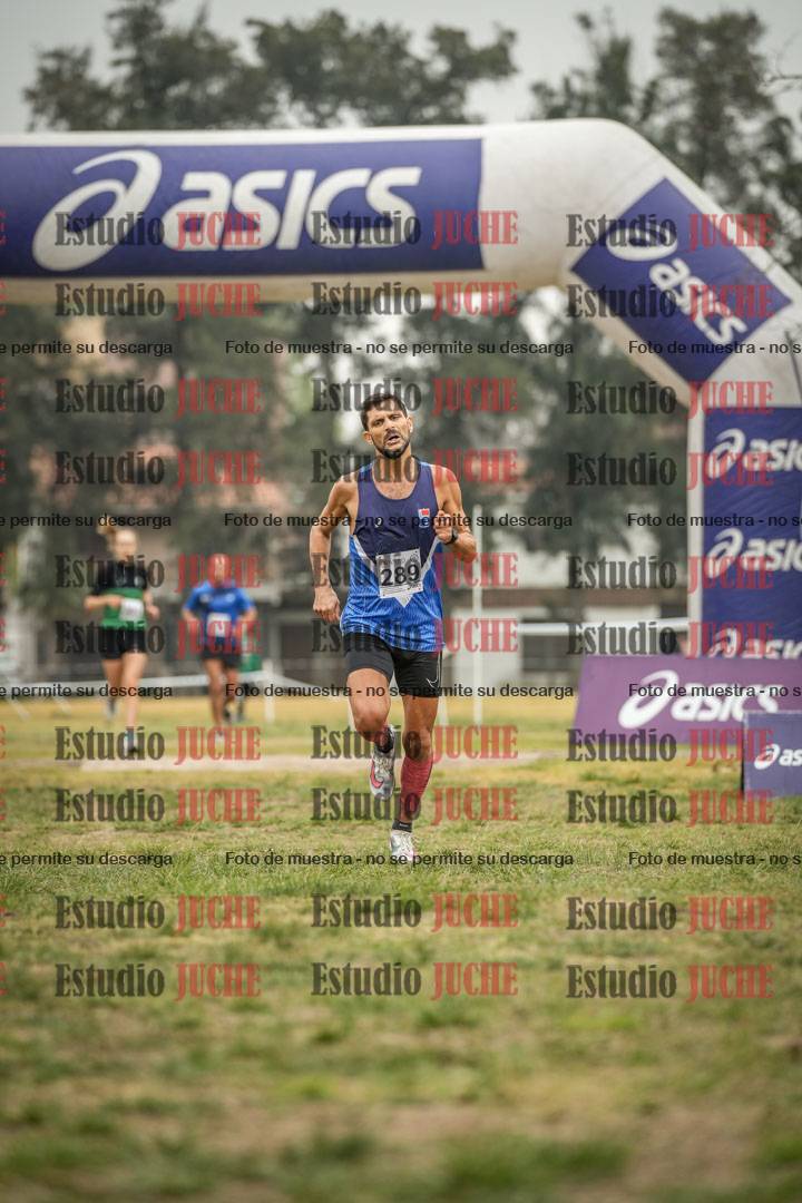 Fotos de la llegada del cross de 8000 m