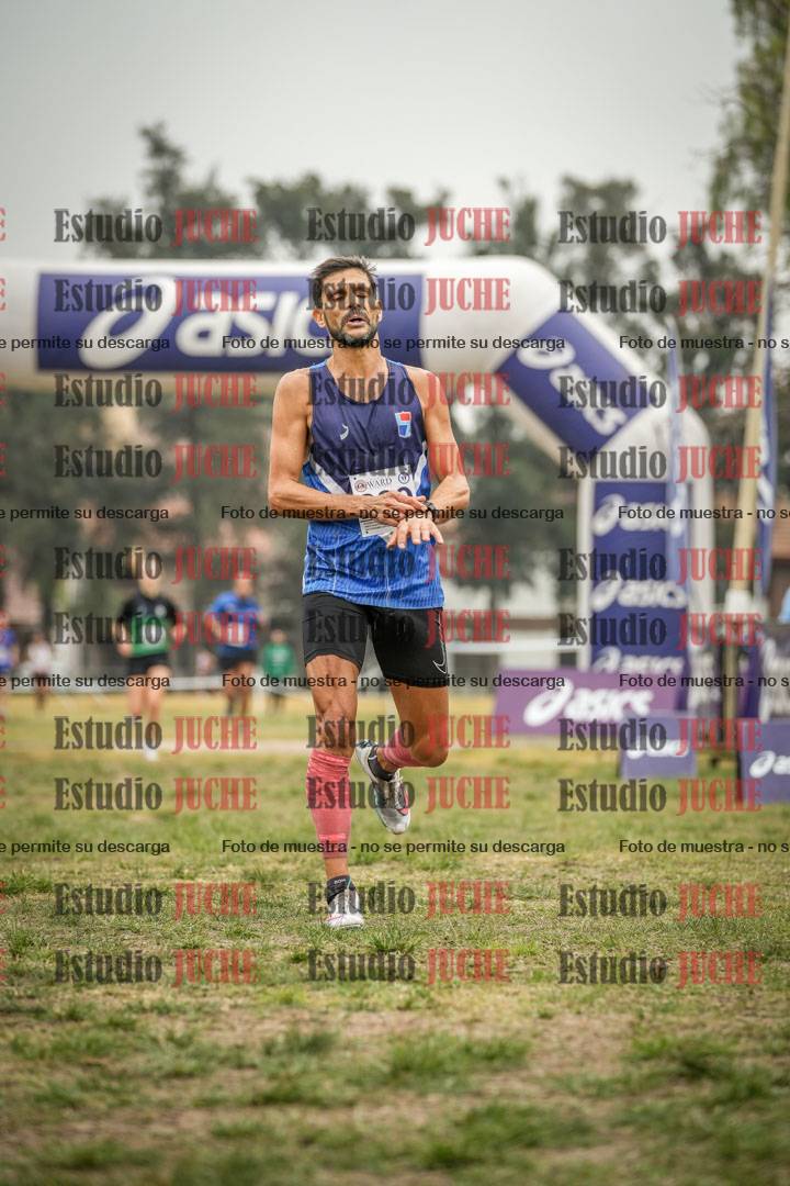 Fotos de la llegada del cross de 8000 m