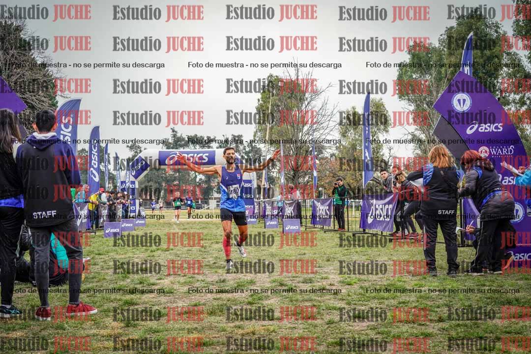 Fotos de la llegada del cross de 8000 m