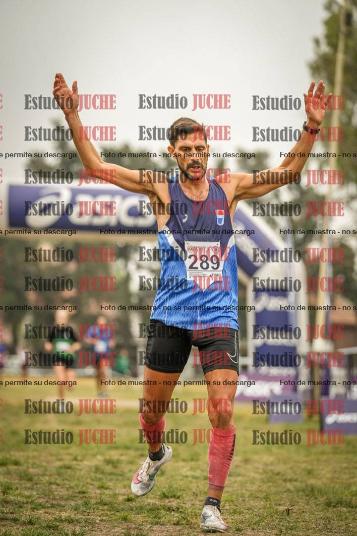 Fotos de la llegada del cross de 8000 m