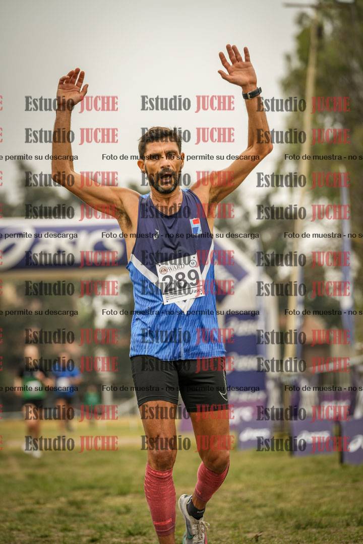 Fotos de la llegada del cross de 8000 m