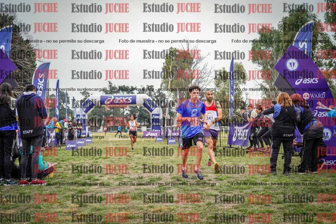 Fotos de la llegada del cross de 8000 m