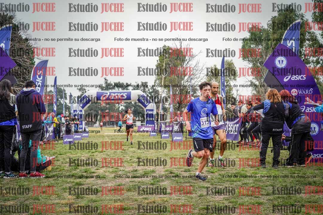 Fotos de la llegada del cross de 8000 m
