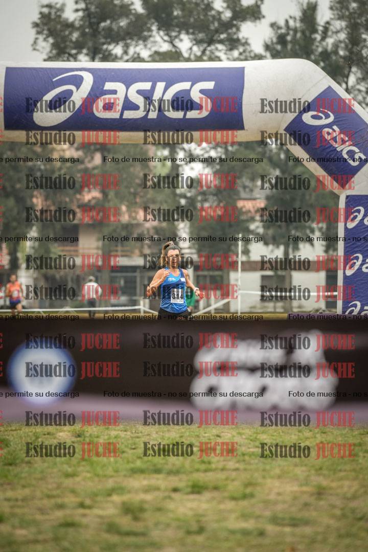 Fotos de la llegada del cross de 8000 m