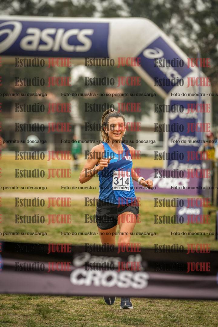 Fotos de la llegada del cross de 8000 m