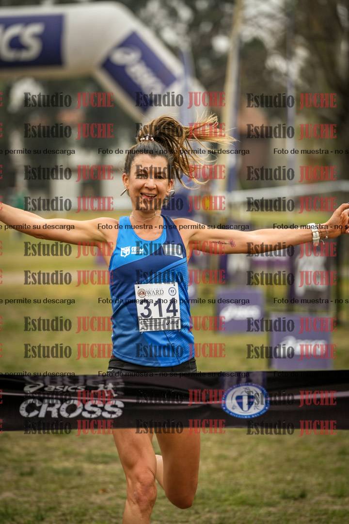 Fotos de la llegada del cross de 8000 m