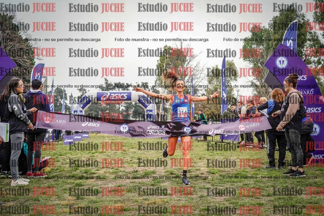 Fotos de la llegada del cross de 8000 m