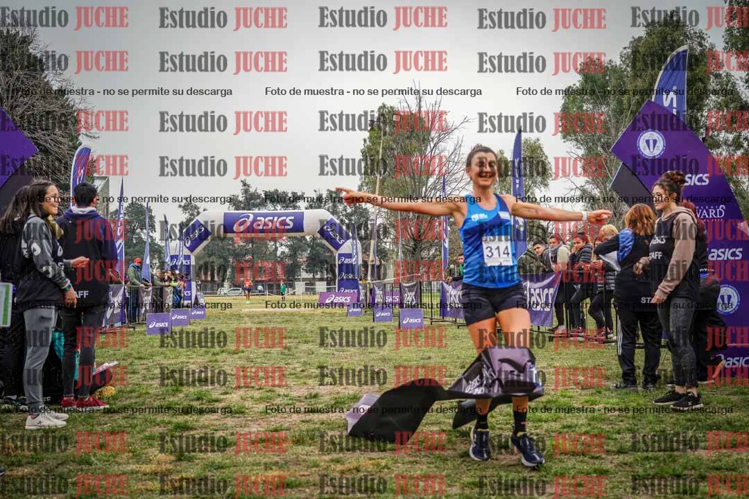 Fotos de la llegada del cross de 8000 m