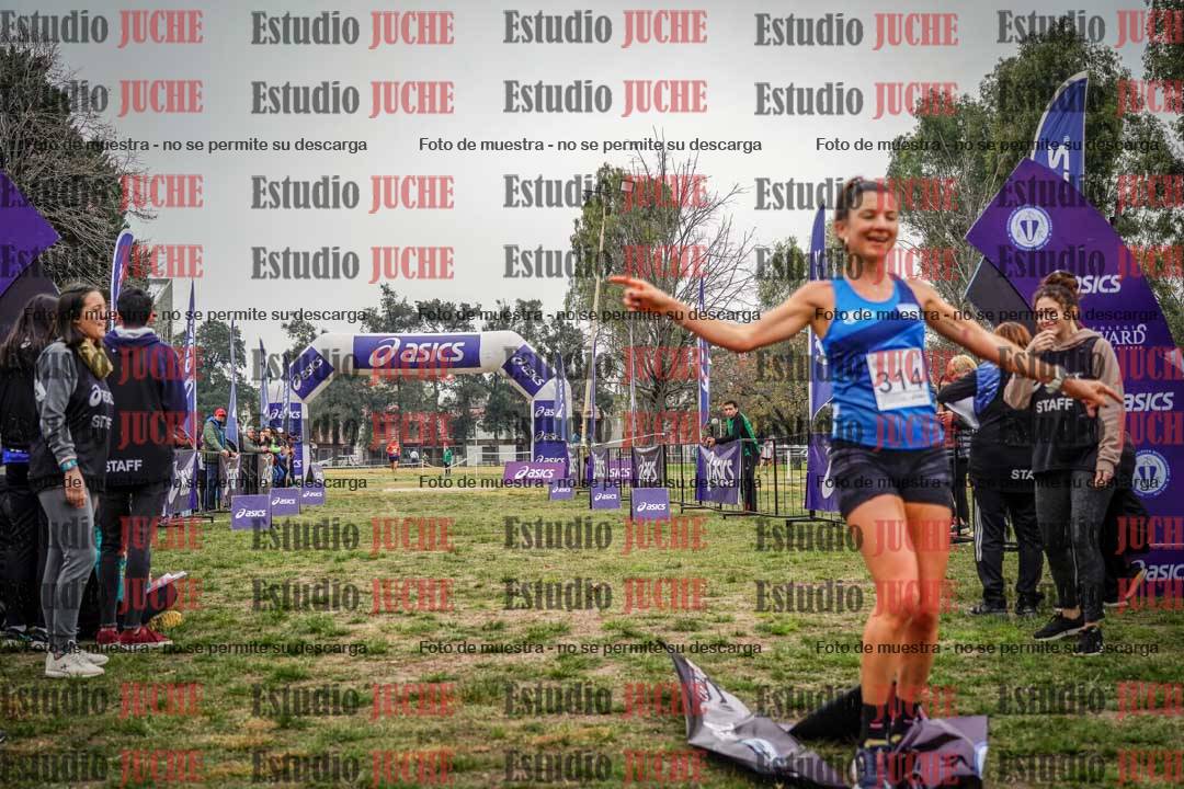 Fotos de la llegada del cross de 8000 m