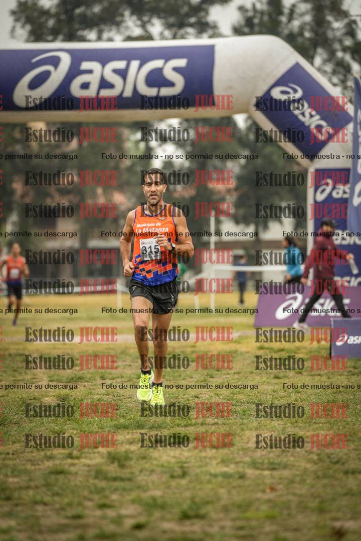 Fotos de la llegada del cross de 8000 m