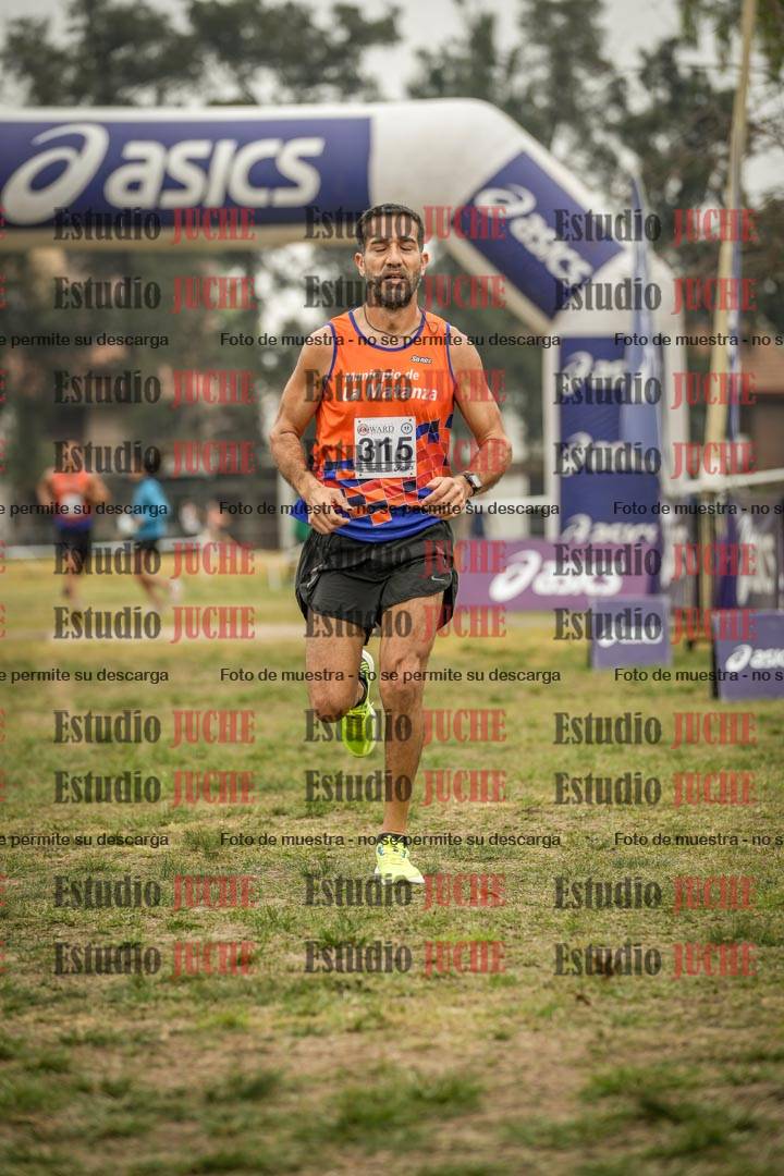 Fotos de la llegada del cross de 8000 m