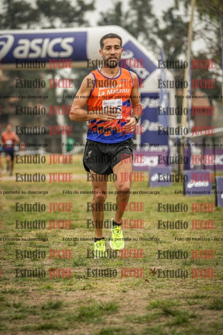 Fotos de la llegada del cross de 8000 m