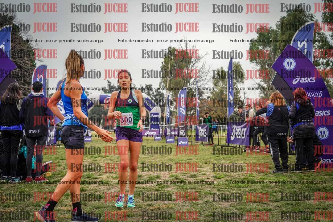 Fotos de la llegada del cross de 8000 m