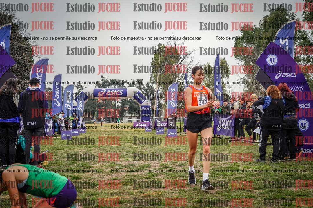 Fotos de la llegada del cross de 8000 m