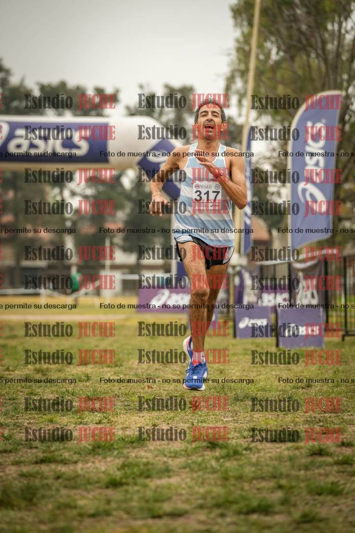 Fotos de la llegada del cross de 8000 m