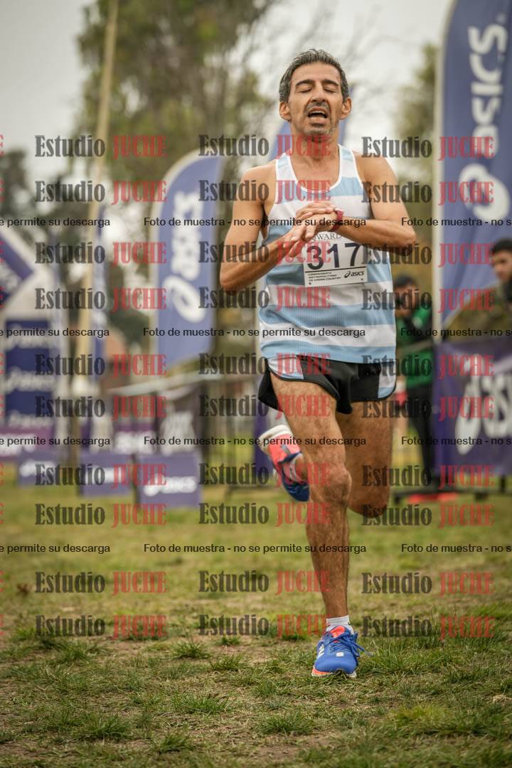 Fotos de la llegada del cross de 8000 m