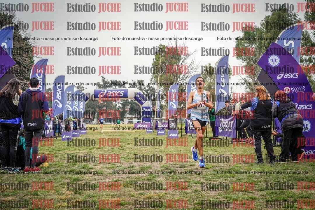 Fotos de la llegada del cross de 8000 m