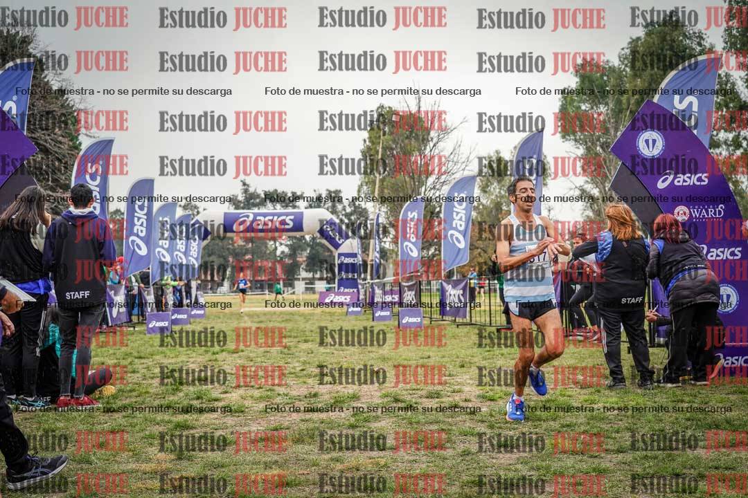 Fotos de la llegada del cross de 8000 m