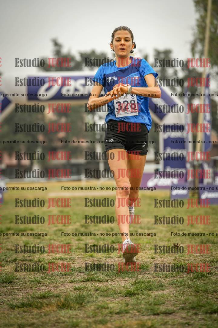 Fotos de la llegada del cross de 8000 m