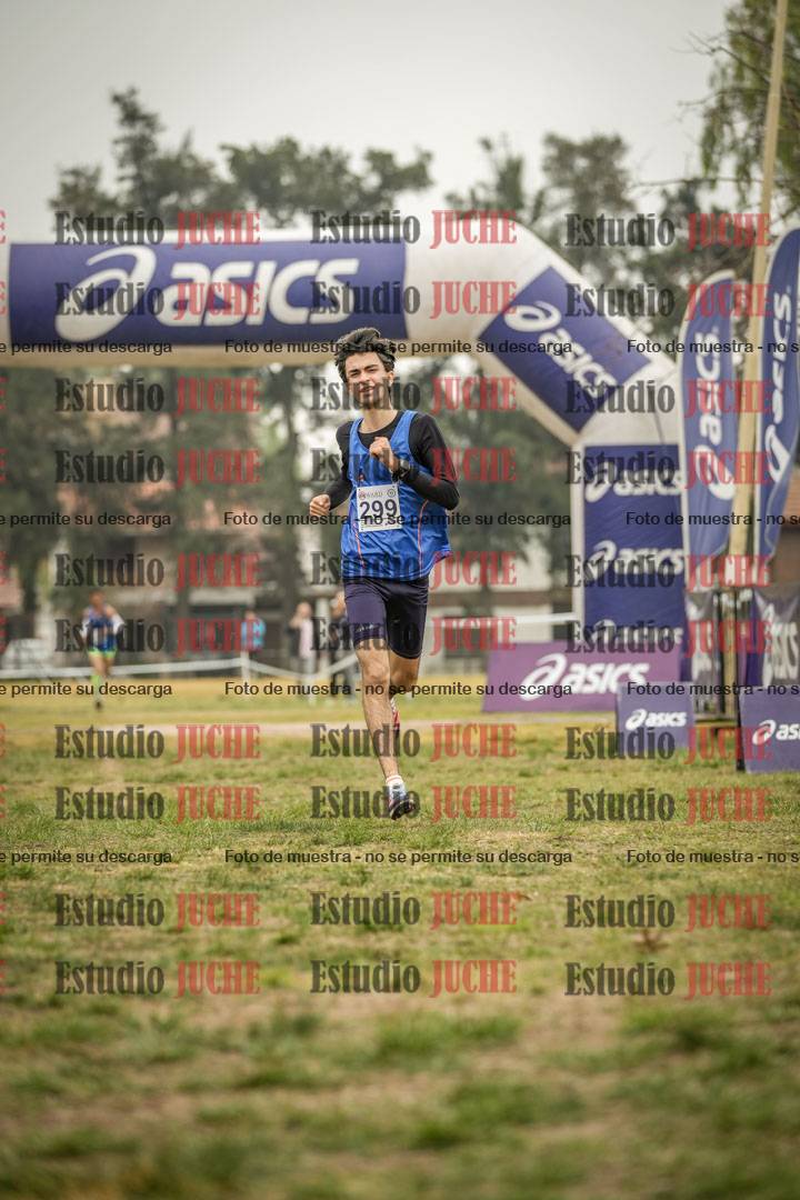Fotos de la llegada del cross de 8000 m