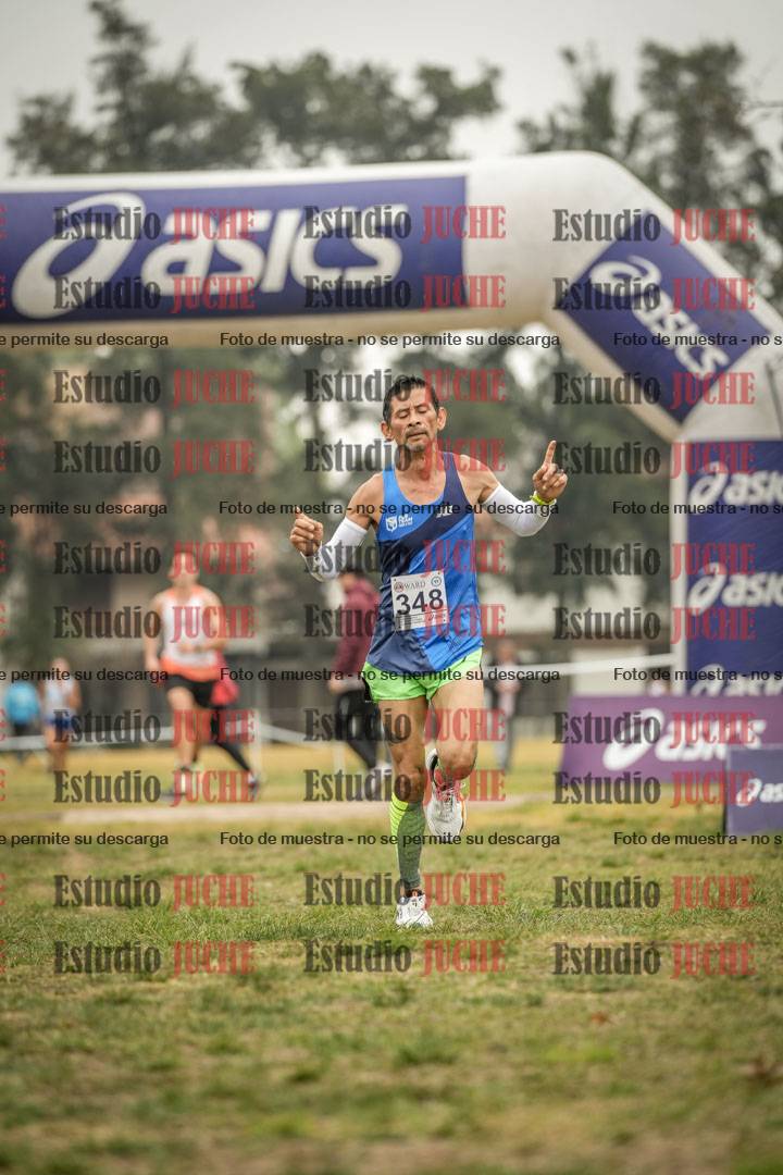 Fotos de la llegada del cross de 8000 m