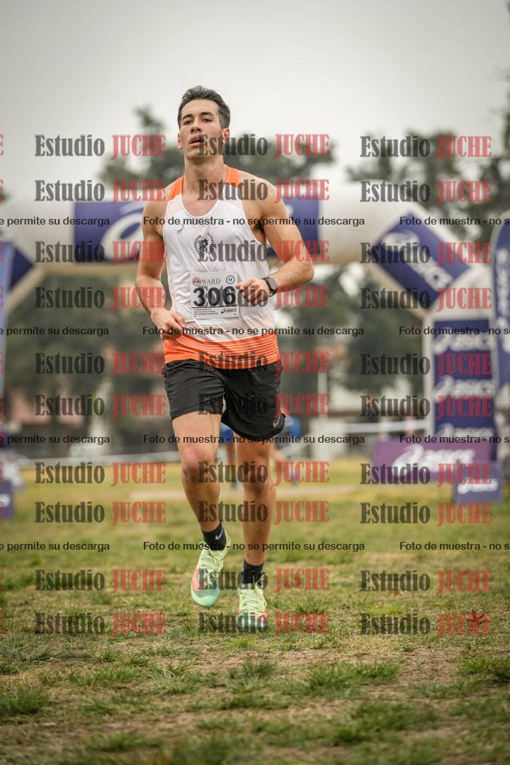 Fotos de la llegada del cross de 8000 m