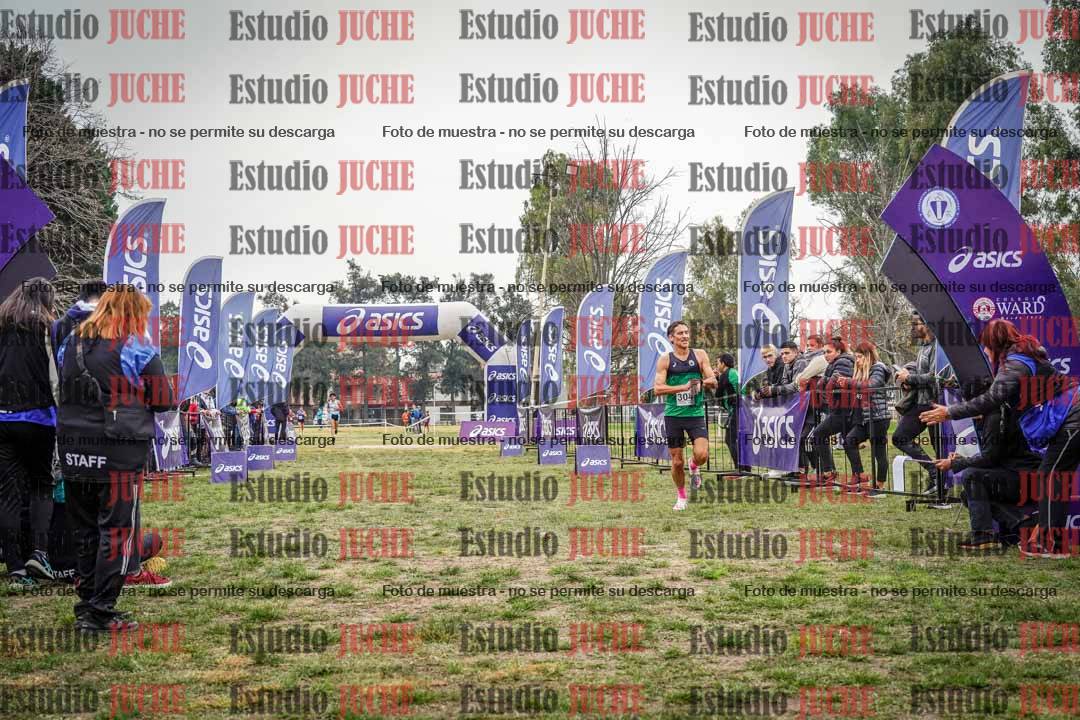 Fotos de la llegada del cross de 8000 m
