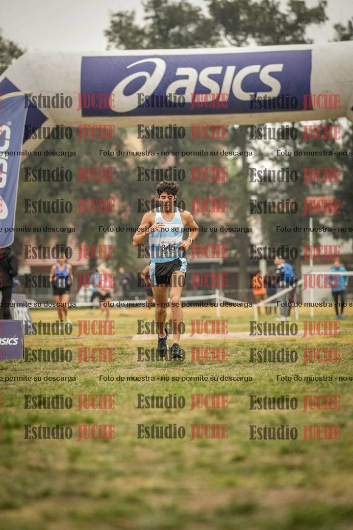 Fotos de la llegada del cross de 8000 m