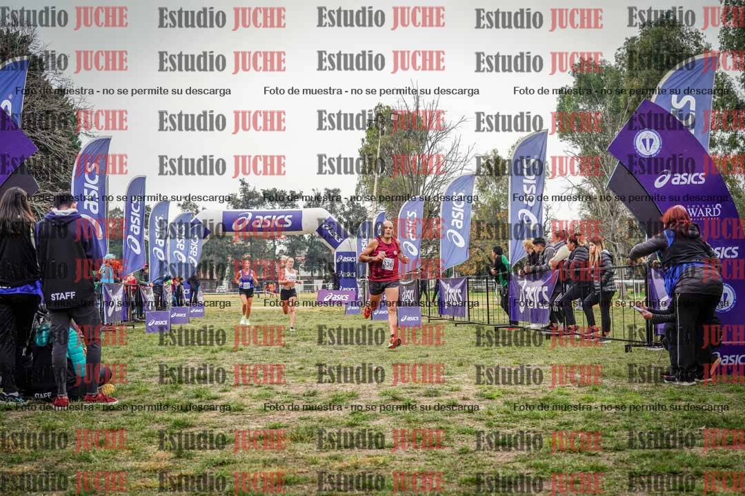 Fotos de la llegada del cross de 8000 m