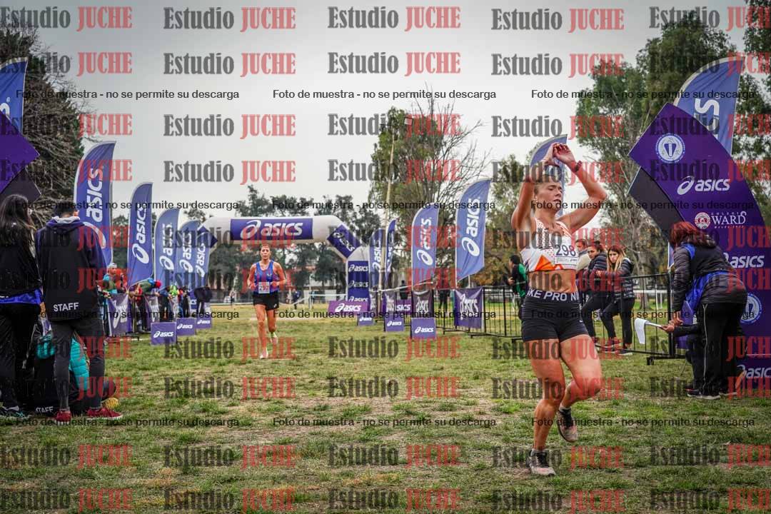 Fotos de la llegada del cross de 8000 m