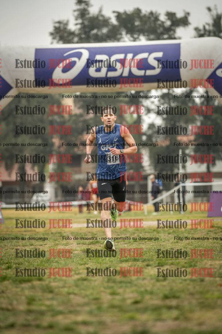 Fotos de la llegada del cross de 8000 m