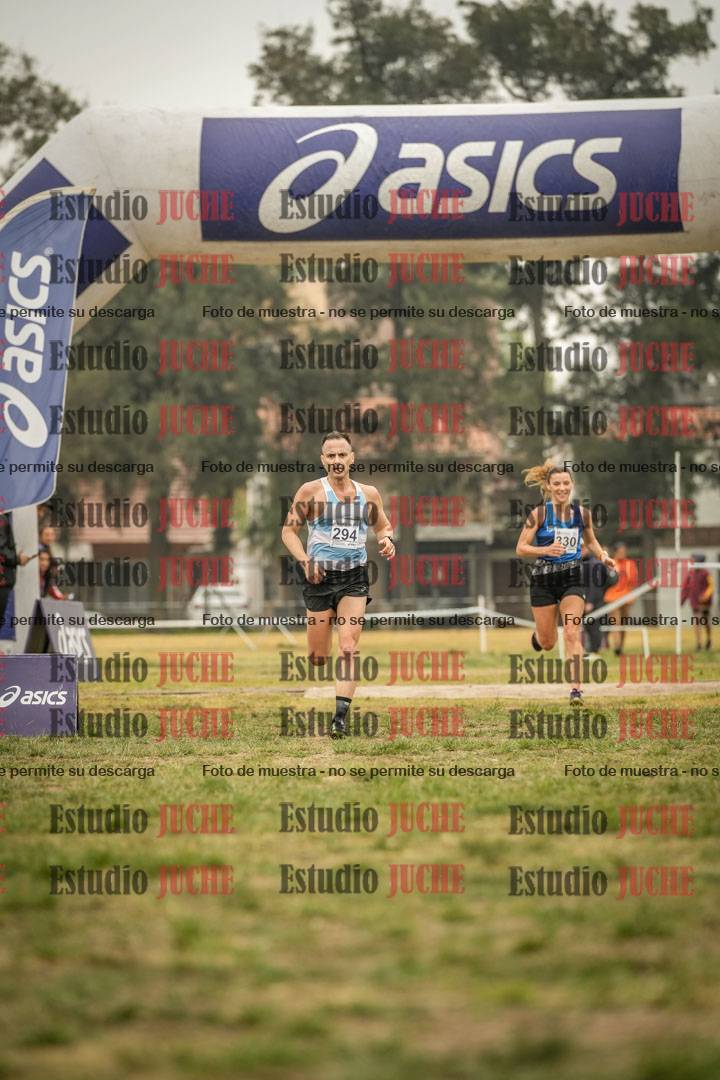 Fotos de la llegada del cross de 8000 m