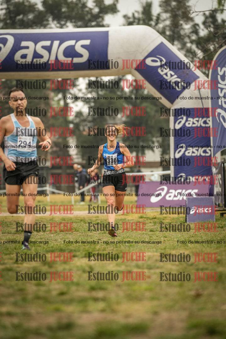 Fotos de la llegada del cross de 8000 m