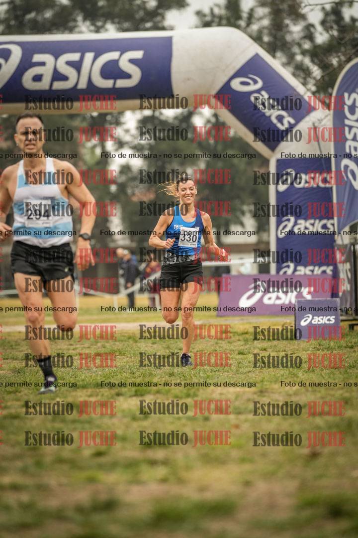 Fotos de la llegada del cross de 8000 m