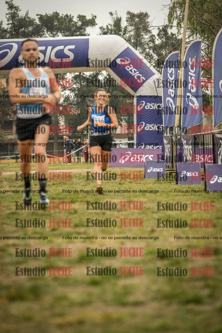 Fotos de la llegada del cross de 8000 m