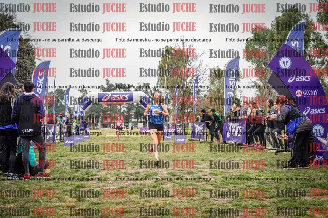 Fotos de la llegada del cross de 8000 m