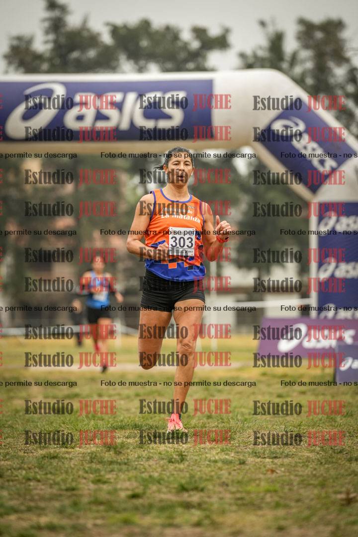 Fotos de la llegada del cross de 8000 m
