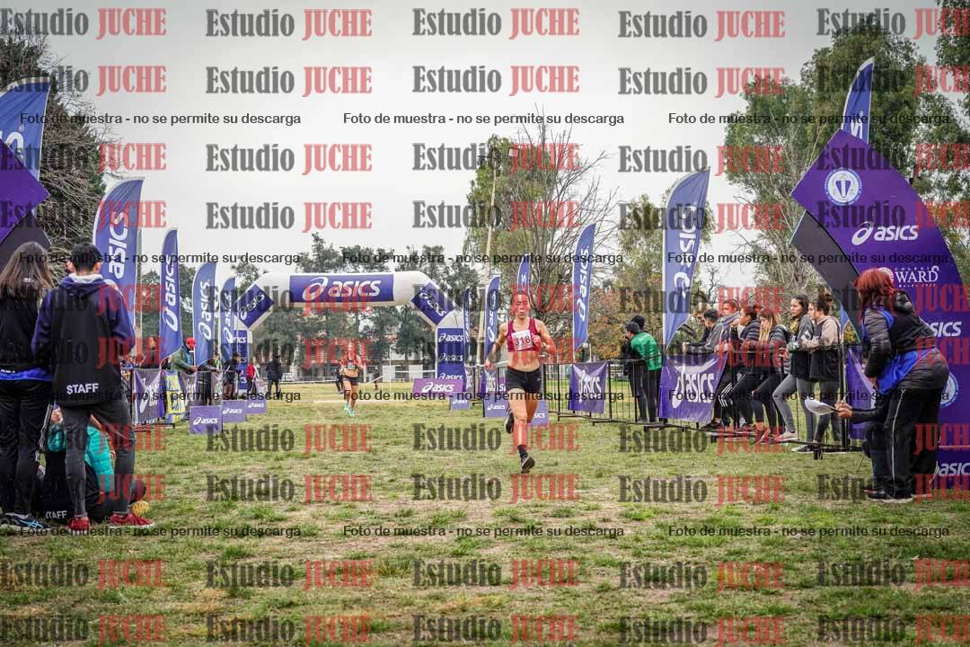 Fotos de la llegada del cross de 8000 m