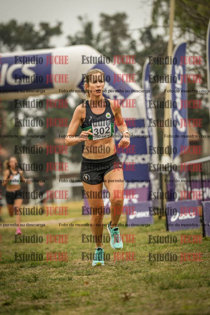 Fotos de la llegada del cross de 8000 m