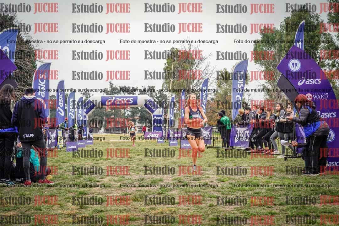 Fotos de la llegada del cross de 8000 m